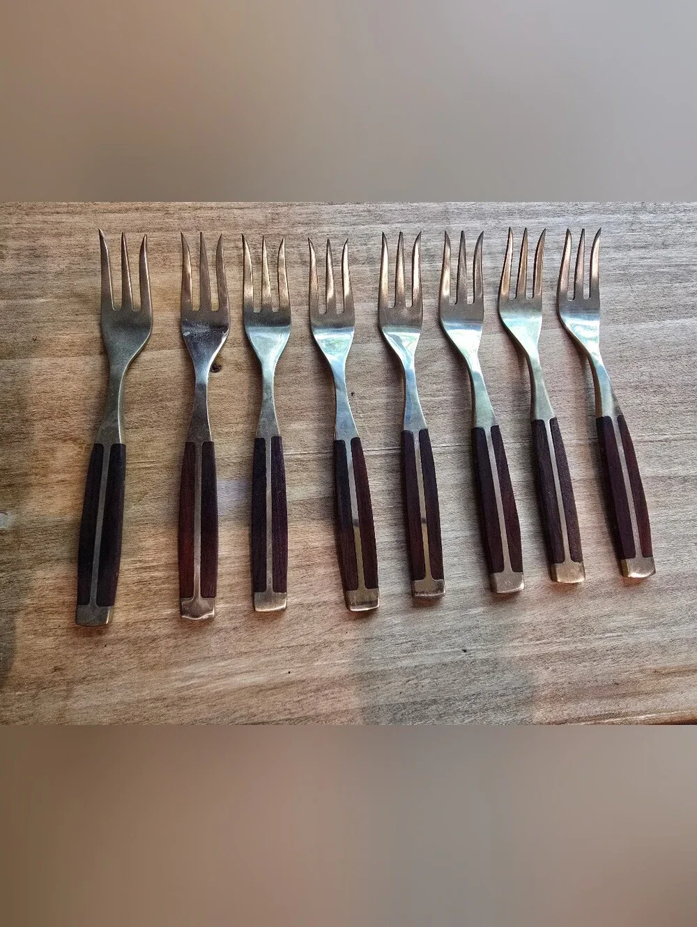 Classic Brass-Tone Fork Set with Brown Wood Inlay - Home Dining